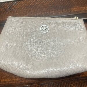 Michael Kors Gray Leather pouch